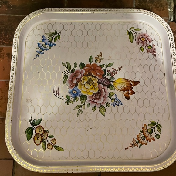 Vintage Tin Floral Serving Tray - Picture 2 of 4